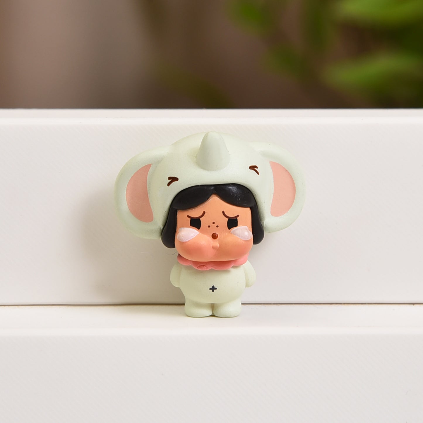 TT0616-1 Pieces crying baby figurine . All 15 kinds