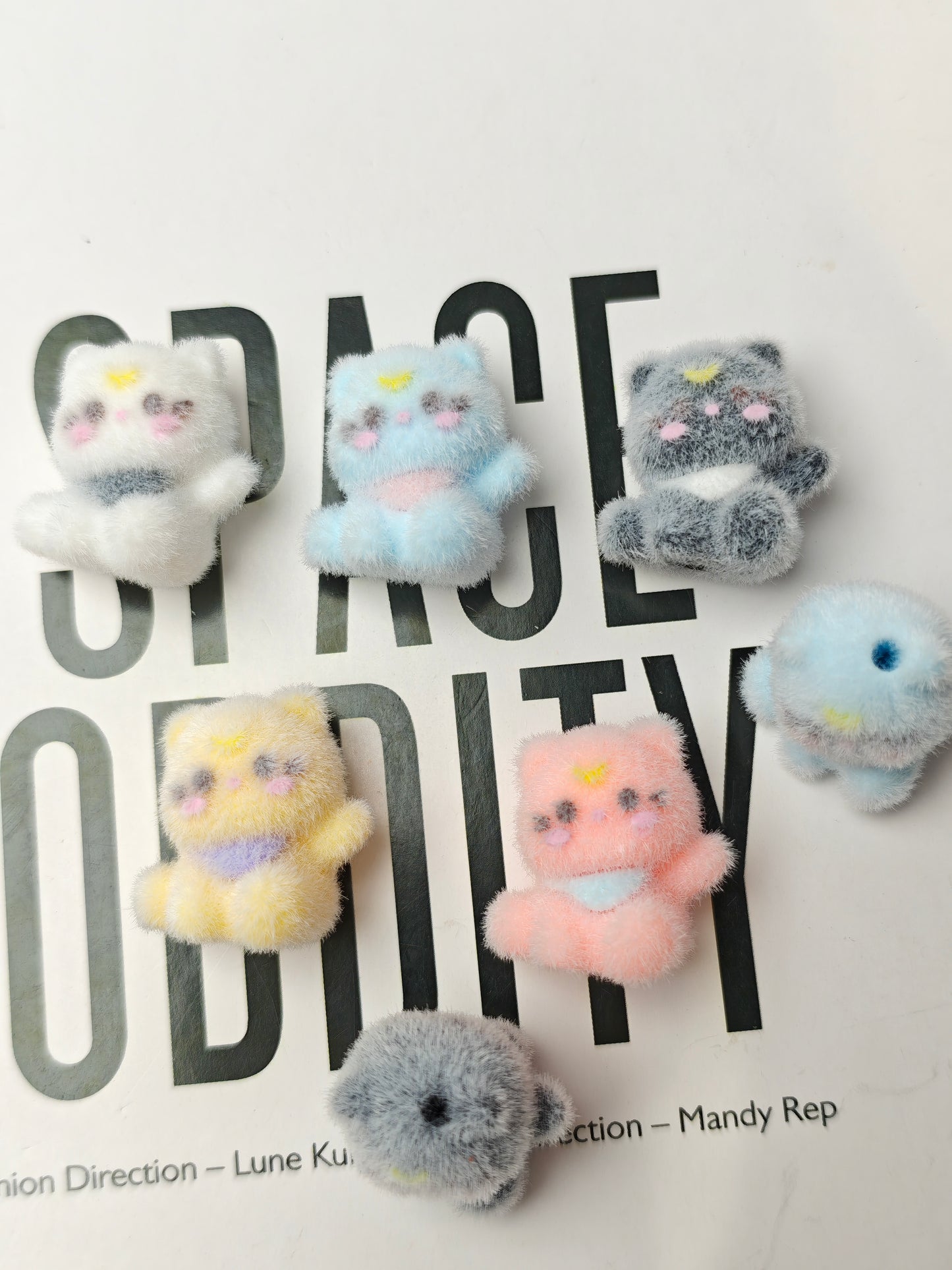 TT0588-20 Pieces Mixed colorful bear beads . Fit for bead pens