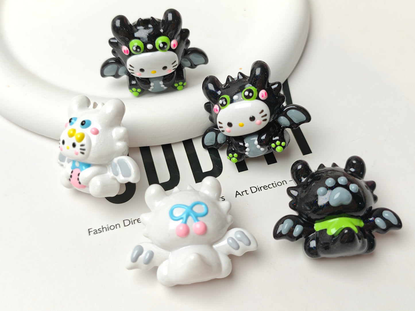 TT0584-5 Pieces Mixed toothless head cover HK hand-painted beads . Fit for beadable pens and phone chains